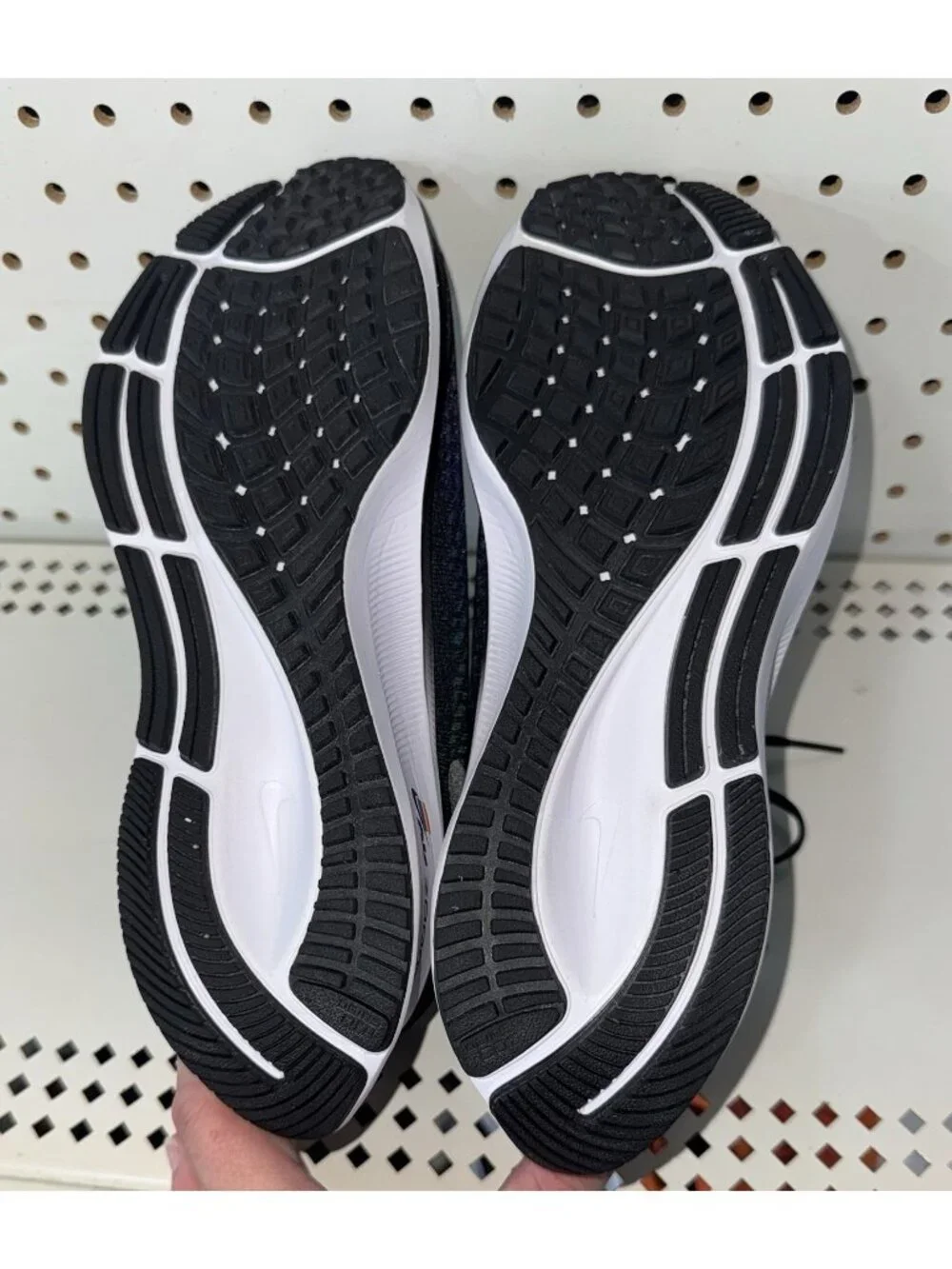Nike Air Zoom Pegasus 37 Be True Mens Athletic Running Shoes Size 8 CV0266-001